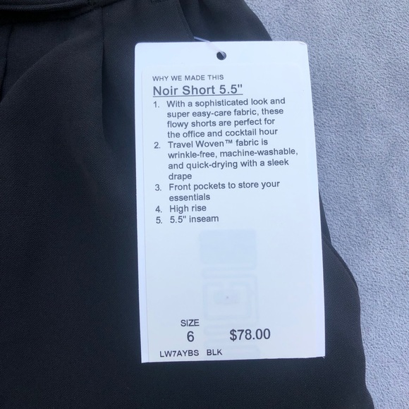 Lululemon noir short 5.5” - Picture 6 of 6